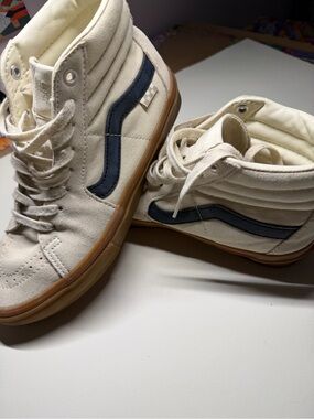 Vans Sk8-Hi Sneakers - Size 6.5 men’s or 8 women’s
